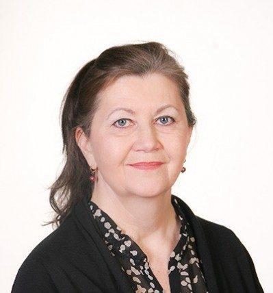 SeniorSurf-toiminnan vastaava asiantuntija Liisa Tiaisen kuva.