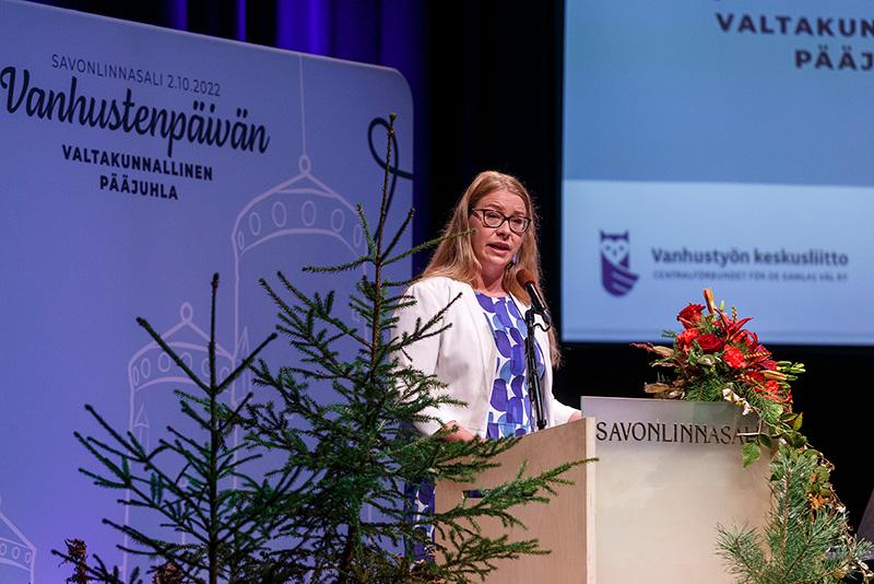 Savonlinnan kaupungin tervehdyksen toi kaupunginhallituksen puheenjohtaja Anna-Kristiina Mikkonen.
