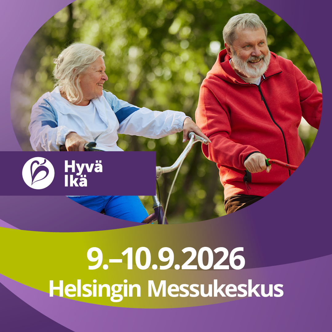 Iäkäs nainen ja mies pyöräilevät iloisina vehreässä puistossa. Kuvassa Hyvä Ikä -tapahtuman logo sekä teksti: 9.–10.9.2026, Helsingin Messukeskus.
